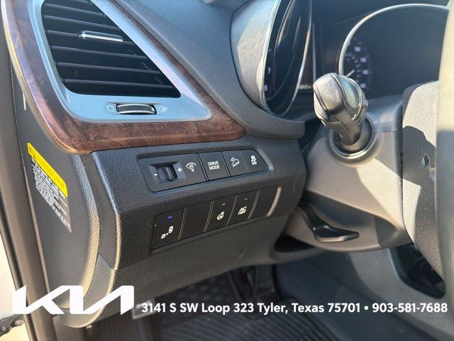 Used 2018 Hyundai Santa Fe Limited FWD image 16