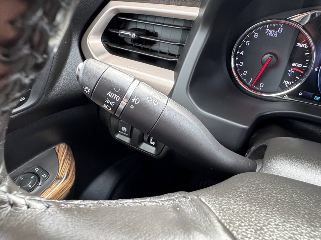 Used 2019 GMC Acadia Denali w/ Technology Package AWD/4WD image 33