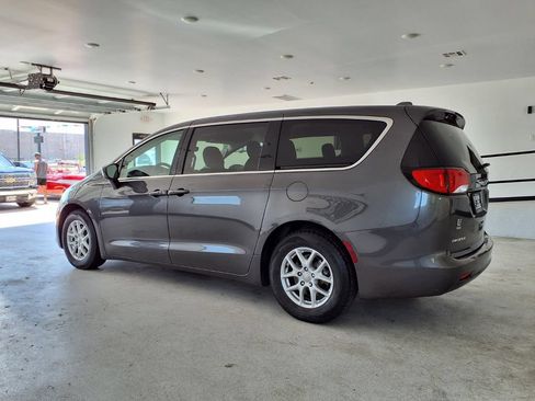 Used 2017 Chrysler Pacifica Touring FWD image 20