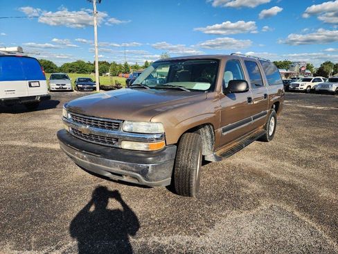 Used 2004 Chevrolet Suburban LS w/ Preferred Equipment Group RWD image 11
