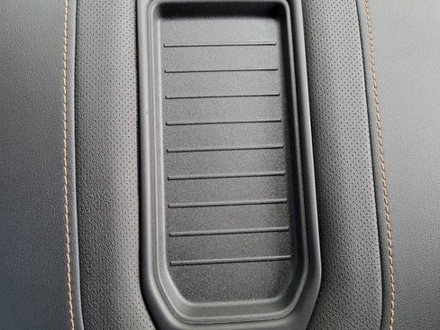 Used 2023 GMC Yukon XL AT4 image 25