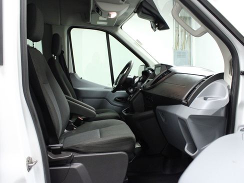 Used 2018 Ford Transit 150 XLT image 15