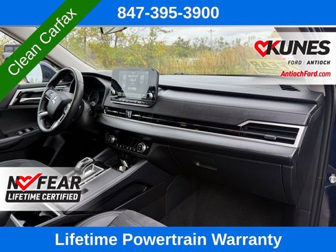 Used 2024 Mitsubishi Outlander SE image 15