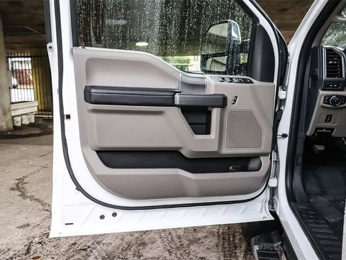 Used 2022 Ford F350 XLT w/ XLT Premium Package image 22