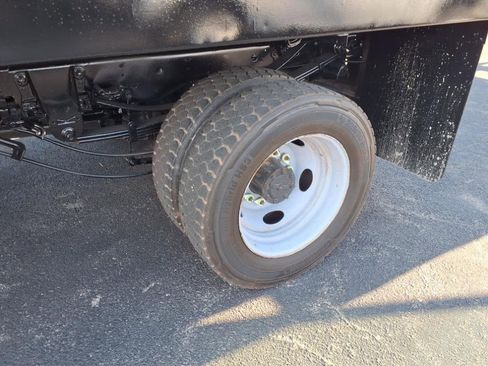 Used 2019 Ford F550 2WD Regular Cab Super Duty image 9