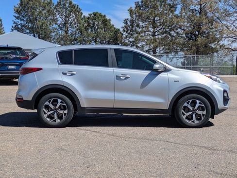 Used 2020 Kia Sportage LX image 4