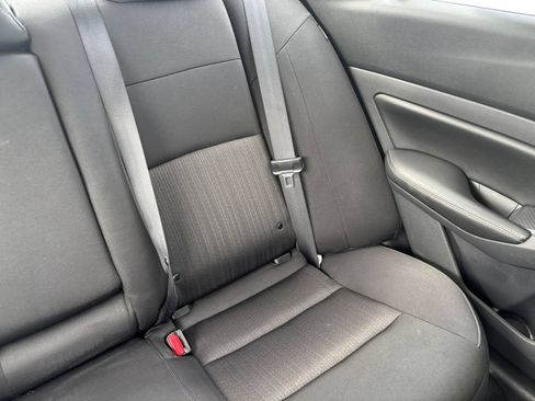 Used 2025 Nissan Altima 2.5 SV FWD image 37