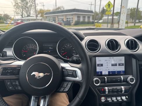 Used 2022 Ford Mustang GT Premium image 5