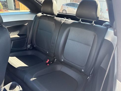Used 2012 Volkswagen Beetle 2.5 image 17