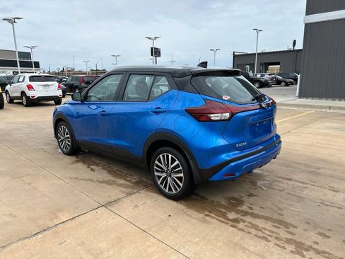 Used 2023 Nissan Kicks SV FWD image 2