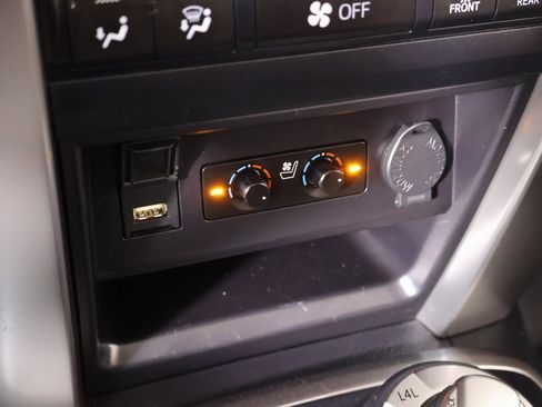 Used 2023 Toyota 4Runner Limited image 8