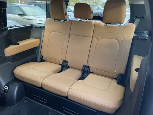 Used 2023 Land Rover Defender 130 First Edition image 32