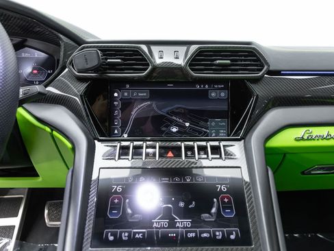 Used 2022 Lamborghini Urus AWD/4WD image 15