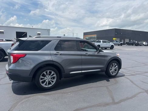 Used 2021 Ford Explorer Limited w/ Equipment Group 301A AWD/4WD image 9