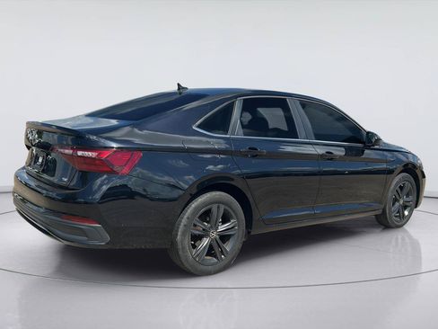 Used 2023 Volkswagen Jetta SE FWD image 6