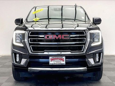 Used 2024 GMC Yukon SLT image 2
