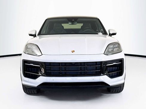 New 2026 Porsche Cayenne GTS image 6