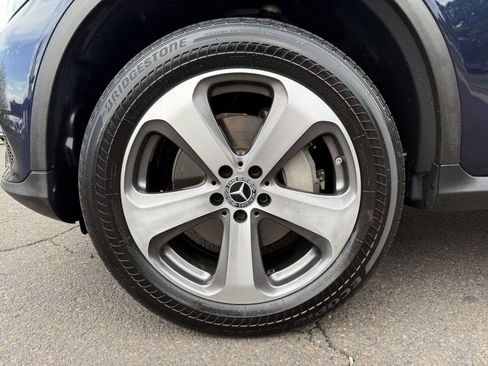 Used 2018 Mercedes-Benz GLC 300 4MATIC w/ Multimedia Package image 35