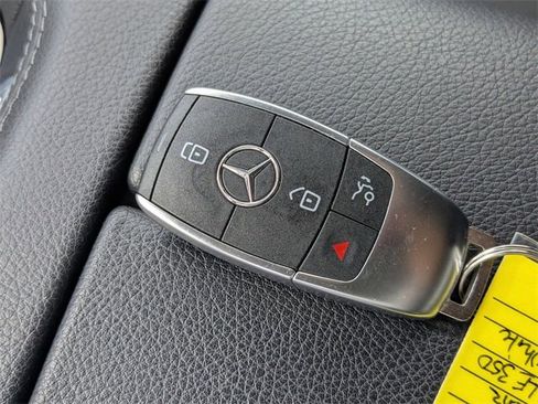 Used 2024 Mercedes-Benz GLE 350 4MATIC image 29