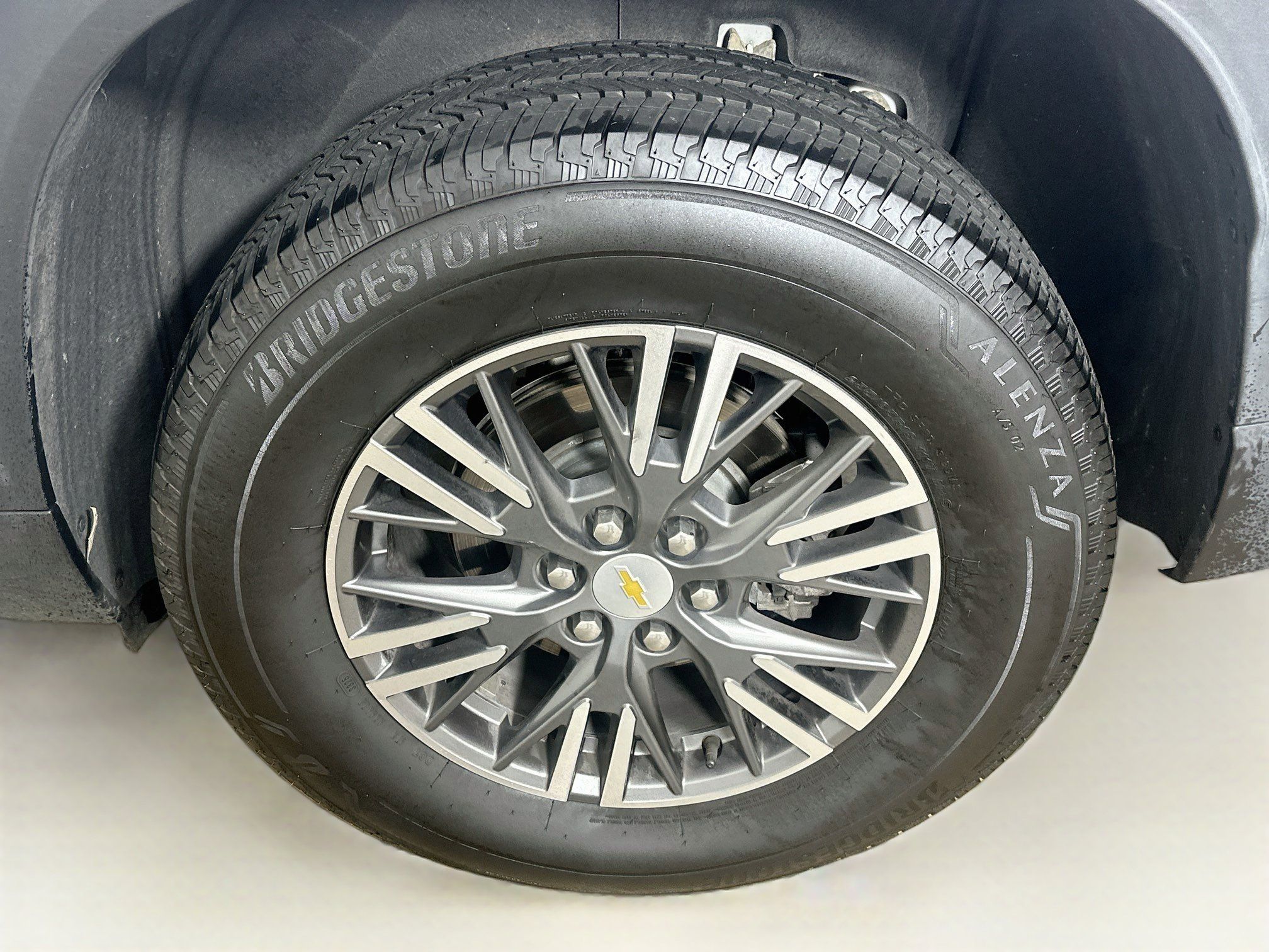 Used 2026 Chevrolet Traverse LT FWD image 11