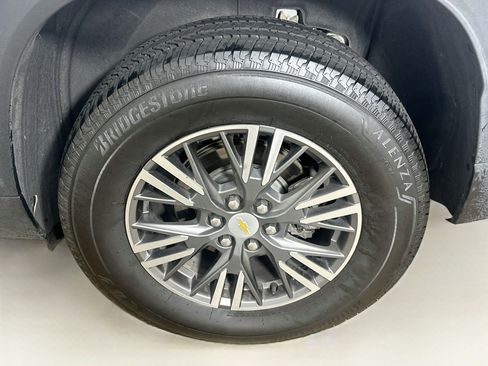Used 2026 Chevrolet Traverse LT FWD image 11
