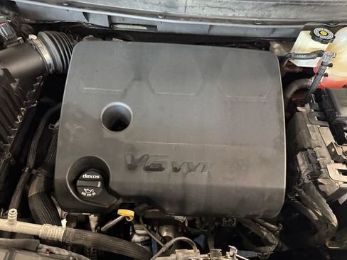 Used 2019 Chevrolet Traverse LT image 6