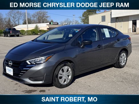 Used 2025 Nissan Versa S FWD image 4