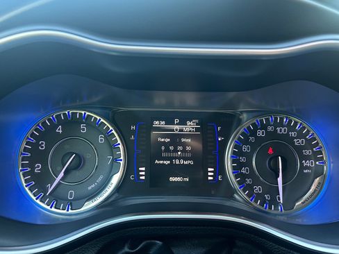 Used 2015 Chrysler 200 Limited w/ Convenience Group FWD image 29