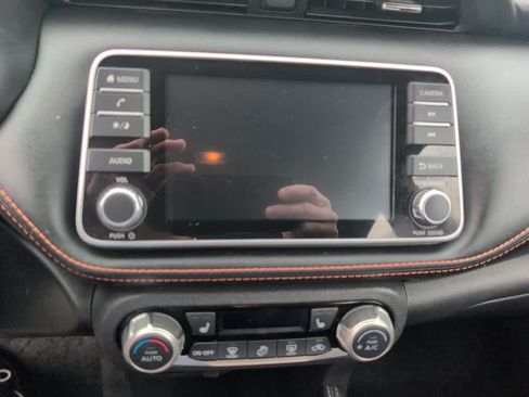 Used 2019 Nissan Kicks SR w/ SR Premium Package FWD image 11