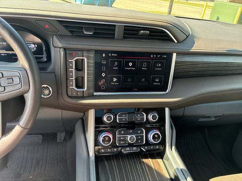 Used 2023 GMC Yukon XL Denali w/ Denali Reserve Package AWD/4WD image 18