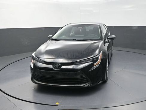 Used 2024 Toyota Corolla LE FWD image 2