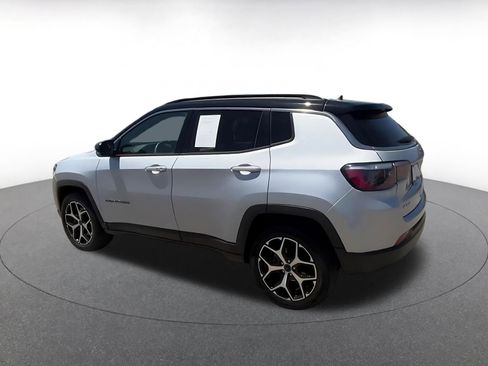 Used 2025 Jeep Compass Limited AWD/4WD image 10
