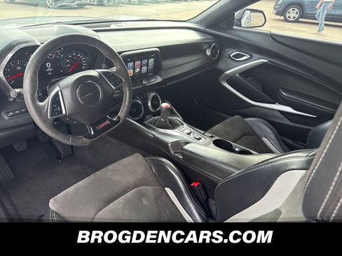 Used 2018 Chevrolet Camaro SS RWD image 9