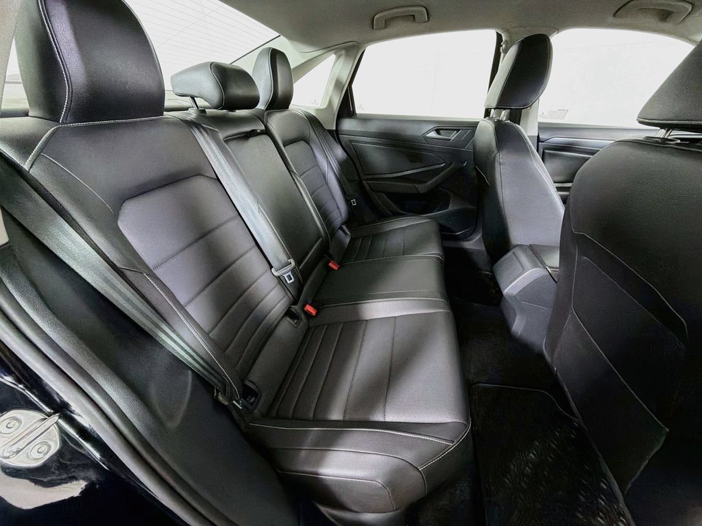 Used 2024 Volkswagen Jetta SE FWD image 22