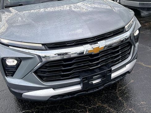Used 2025 Chevrolet TrailBlazer LT AWD/4WD image 3