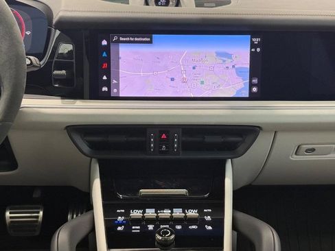 Certified 2025 Porsche Cayenne Turbo AWD/4WD image 15