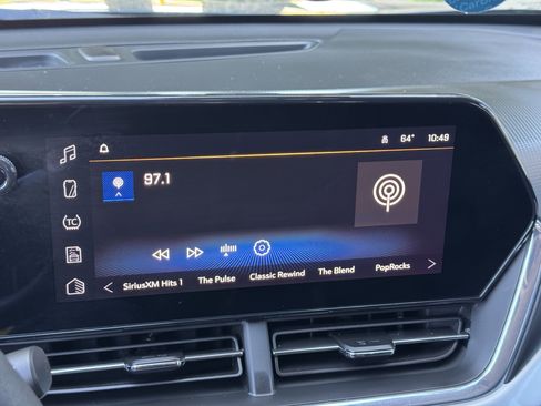 Used 2025 Chevrolet Trax LT FWD image 27