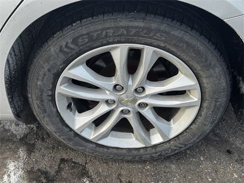 Used 2016 Chevrolet Malibu LT image 11