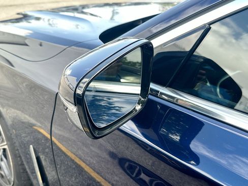 Used 2022 BMW 750i xDrive w/ Luxury Rear Seating Package image 8