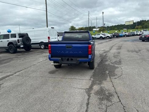 Used 2025 Toyota Tacoma SR5 RWD image 43