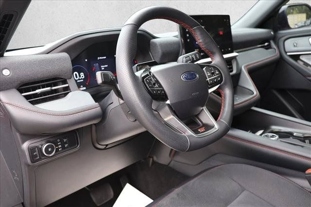 Used 2025 Ford Explorer ST AWD/4WD image 10