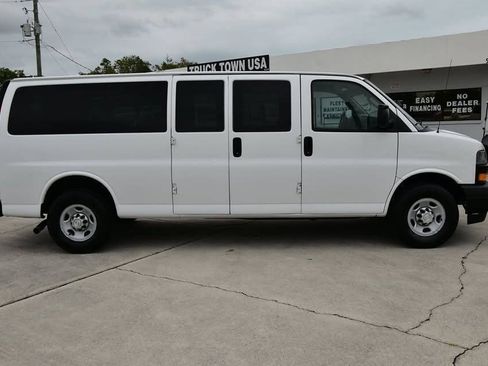 Used 2019 Chevrolet Express 3500 LS RWD image 8