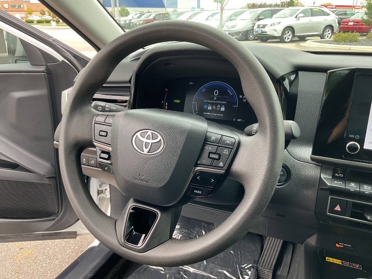 Used 2025 Toyota Camry LE FWD image 18