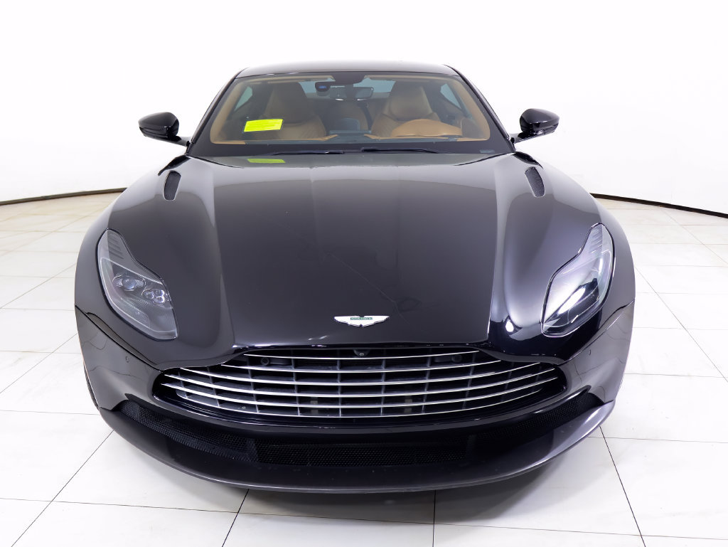 Used 2020 Aston Martin DB11 Coupe RWD image 31