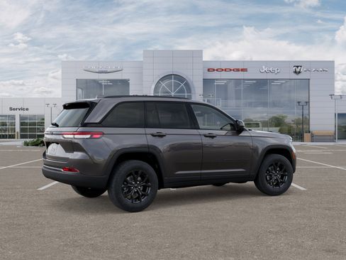 New 2025 Jeep Grand Cherokee Altitude image 38