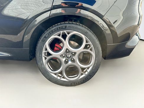 Used 2024 Alfa Romeo Tonale Veloce image 11