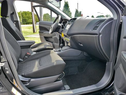 Used 2025 Mitsubishi Outlander Sport ES AWD/4WD image 12