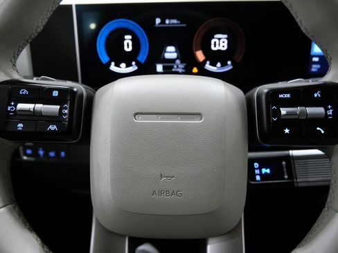 Used 2025 Hyundai Santa Fe SEL image 16