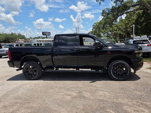 New 2026 RAM 2500 Laramie AWD/4WD image 9