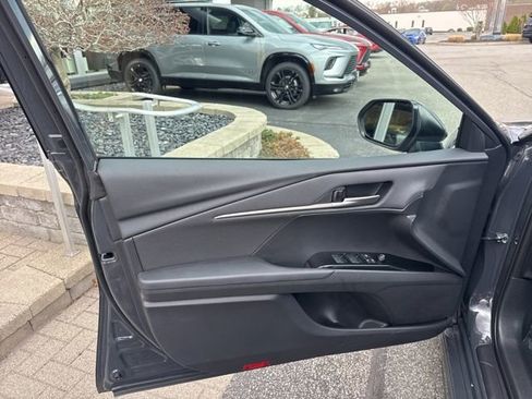 Used 2026 Toyota Camry SE w/ Convenience Package image 11